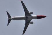 Morten 9 april 2025 - SE-RPI over Høyenhall, det er Norwegian Air Sweden AOC som kommer med sin Boeing 737-8JP fra 2016. Jeg har 8 bilder av denne og et som EI-FJK