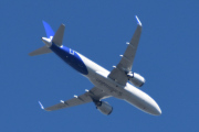 Morten 12 august 2025 - EI-SIJ over Høyenhall, klokken er 12.13 og det er SAS Connect som kommer med sin Airbus A320-251N fra februar 2022 og heter Siv Viking. Jeg har 9 bilder og så den første gangen 11 april 2022, men jeg har ikke sitert den. Siv var gift med guden Tor. Hun ble regnet som den nest vakreste av gudinnene, etter Frøya...