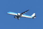 Morten 16 august 2025 - KLM Cityhopper over Høyenhall, klokken er 18.35 og dem skal lande på Gardermoen. Jeg har ikke tatt bilde av dem 16 august før