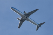 Morten 20 august 2025 - PH-EZA over Høyenhall, klokken er 08.48 og det er KLM Cityhopper som kommer med sin Embraer ERJ-190STD fra 2008. Den har jeg bare sett en gang og det var 28 februar 2023, da fikk vi med solen