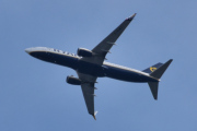 Morten 22 august 2025 - G-RUKC over Høyenhall, klokken er 15.41 og det er Ryanair UK som kommer med sin Boeing 737-8AS fra 2010. Jeg har 12 bilder, men ikke fra august. Jeg har sett den 25 februar og 13 og 18 mars og 20 mai 2022. I 2023 har jeg denne datoen - 26 mai 2023. Vi gir oss der