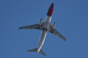 Morten 25 august 2025 - LN-DYY over Høyenhall, klokken er 18.04 og det er Norwegian Air Shuttle AOC som kommer med sin Boeing 737-8JP fra 2012. Den så jeg 30 august 2021 og 28 august 2022 og 3 august 2023 og 1 august 2024