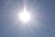 Morten 26 august 2025 - F-GKXS over Høyenhall, klokken er fremdeles 11.38 og det er Air France som vi får sammen med solen