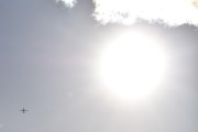 Morten 26 august 2025 - SAS over Høyenhall, klokken er 16.14 og denne blir vanskelig. Men litt senere så tror jeg det er SE-ROY vi får sammen med solen