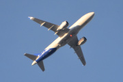 Morten 22 desember 2025 - SE-ROJ over Høyenhall, klokken er 13.16 og jeg tror det er SAS Scandinavian Airlines som kommer med sin Airbus A320-251N fra november 2019 og heter Skule Viking. Jeg har 13 bilder, men ingen fra desember. God Jul