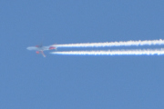Morten 27 desember 2025 - Jetfly over Høyenhall, klokken er fremdeles 11.01. Nå bare registrerer jeg dem, men kan det være easyJet?