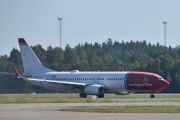 Morten 10 juli 2025 - LN-DYY tar av fra Gardermoen flyplass, klokken er 10.33. Jeg har minst 30 bilder av denne, og jeg føler litt på at en av pilotene som flyr LN-DYY, kjenner jeg
