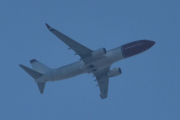 Morten 17 juli 2025 - LN-ENV over Høyenhall, klokken er 17.26 og jeg tror det er Norwegian Air Shuttle AOC som kommer med sin Boeing 737-8JP fra 2015. Jeg så den sist klokken 14.52, det blir to ganger på en dag det
