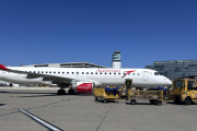 Liv 1 juli 2025 - Austrian Airlines er det internasjonale flyselskapet i Østerrike og ble grunnlagt i 1958. Dem har også flygninger i Norge, med ruter fra Oslo lufthavn, Gardermoen til Wien. Jeg har sett dem tre ganger, det var 14 mai 2022 på Gardermoen og 19 juni 2022 over Kjeller flyplass og 12 oktober 2023 over Høyenhall