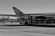 Liv 1 juli 2025 - Her oppdager hun et flyselskap som vi ikke har registrert før, det er ANA som er All Nippon Airways. Det er Japans største flyselskap og selskapet ble grunnlagt i 1952 og har hovedkvarter i Tokyo