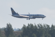 Morten 10 juli 2025 - Ryanair lander på Gardermoen flyplass, klokken er 10.27 og dem er for langt unna