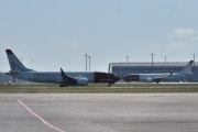 Morten 10 juli 2025 - SE-RTV og LN-DYY på Gardermoen flyplass, klokken er 10.30 og jeg får to Norwegian fly i samme bilde. Det tror jeg ikke at jeg har fra før