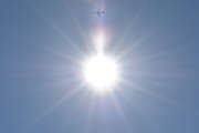 Morten 11 juli 2025 - G-DBCB over Høyenhall, her fikk vi dem med solen også. Jeg husker på bursdagen min 6 juli 2023, da fikk jeg dem med to fugler
