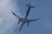 Morten 15 juli 2025 - SE-RZD over Høyenhall, klokken er 15.00 og det er SAS Scandinavian Airlines som kommer med sin Airbus A320-251N fra juni 2024 og heter Disa Viking. Jeg så den første gangen 28 juli 2024, da siterte jeg den