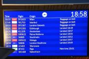 Morten 16 juli 2025 - Store fly. Klokken min er 18.57, men ok. Dem kom med SAS Connect og landet ett minutt før tiden. Dem fløy en Airbus A320-251N som heter EI-SIE og har flight nummer SK806. Da har kong Gustav og jeg sittet i samme flyet, han satt over vingen, hvor satt jeg?