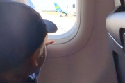 Morten 16 juli 2025 - Store fly. Men nå får jeg en melding fra Kong Gustav. Bestefar, nå sitter jeg på flyet. Det tar litt over to timer fra London til Gardermoen. Men det er sju lufthavner i London