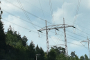 Morten 16 juli 2025 - Stort fly over Hellerudsletta, klokken er 18.06 og dem er på vei til Gardermoen. Litt for langt unna, vi får håpe dem kommer litt nærmere på turen opp