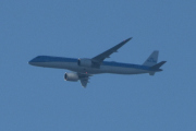 Morten 18 juli 2025 - KLM Cityhopper over Høyenhall. klokken er 08.28 og dem skal lande på Gardermoen. Jeg har en 18 juli 2024, så hvis jeg er heldig...