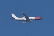 Morten 22 juli 2025 - Norwegian over Høyenhall, klokken er 12.08 og dem skal lande på Gardermoen. Jeg husker at jeg så Norwegian den 22 juli 2022 også, men den hadde en helt på halen