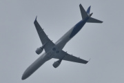 Morten 22 juli 2025 - SE-RSV over Høyenhall, klokken er 15.21 og det er SAS Link som kommer med sin Embraer ERJ-195 fra 2018 og heter Honer Viking. Den har jeg ikke sett før og må sitere. Men - Er dette er en utrydningstruet gammel "viking-høne"?