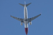 Morten 28 juli 2025 - LN-NIL over Høyenhall, klokken er 12.27 og det er Norwegian Air Shuttle AOC som kommer med sin Boeing 737-8KN som er fra 2010 og helten heter Henrik Wergeland. Den så jeg 23 juli 2022 og da hadde den ikke helten Henrik Wergeland
