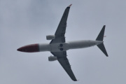 Morten 3 juli 2025 - LN-NIP over Høyenhall, klokken er 15.19 og det er Norwegian Air Shuttle AOC som kommer med sin Boeing 737-86N fra 2013 og helten heter Gidsken Jakobsen. Jeg husker 6 juli 2023, da så jeg den også, og den kom til Norwegian i juli 2022
