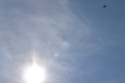 Morten 8 juli 2025 - G-DBCE over Høyenhall, og da skrev jeg følgende - Mulig dem kommer fra London Heathrow lufthavn og skal til Gardermoen - men hvordan kunne jeg vite det? Her fikk vi med solen også