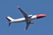 Morten 11 juni 2025 - LN-NHG over Høyenhall, klokken er 08.49 og jeg tror det er Norwegian Air Shuttle AOC som kommer med sin Boeing 737-8JP fra 2015. Den hadde jeg ikke registrert, men har over 20 bilder av den. Jeg så den 2 juni 2023 også