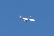 Morten 13 juni 2025 - Lufthansa over Høyenhall, klokken er 19.12 og dem er på vei til varmere strøk. Jeg husker 13 juni 2018, det sier sitt