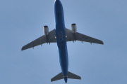 Morten 16 juni 2025 - EI-DTM over Høyenhall, klokken er 14.07 og det er ITA Airways som kommer med sin Airbus A320-216 fra 2010 og heter Andrea Lucchetta. Den har jeg ikke bilde av, så her må vi sitere. Andrea Lucchetta er en italiensk tidligere volleyballspiller som er tre ganger olympier...