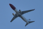 Morten 16 juni 2025 - LN-NGZ over Høyenhall, klokken er 09.27 og det er Norwegian Air Shuttle AOC som kommer med sin Boeing 737-8JP fra 2014. Den så jeg 19 juni 2024, var ikke så langt unna