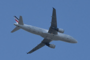 Morten 18 juni 2025 - F-GKXN over Høyenhall, klokken er 16.26 og det er Air France som kommer med sin Airbus A320-214 fra 2007. Den har jeg ikke sett før skulle jeg skrive, men jeg så den 13 august 2018 og 1 mai 2019. I 2018 så skrev jeg dette. Joon S.A.S. var et fransk flyselskap basert på Charles de Gaulle flyplass, nord for Paris. Grunnlagt i 2017 som et datterselskap av Air France, stoppet flyselskapet driften 27. juni 2019, og ble slått sammen tilbake til Air France