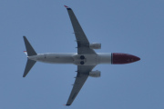 Morten 18 juni 2025 - LN-ENN over Høyenhall, klokken er 15.55 og det er Norwegian Air Shuttle AOC som kommer med sin Boeing 737-8JP fra 2016 og som het Christopher Polhem. Du mistet helten din i desember 2024, men når tok jeg siste bilde? Dette kan ikke stemme, jeg tok et bilde 16 februar 2025 og der har du helten