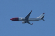 Morten 18 juni 2025 - Norwegian Air Shuttle AOC over Høyenhall, jeg husker 21 juni 2019 over Storsand. Da så jeg noen