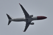 Morten 19 juni 2025 - LN-ENT over Høyenhall, klokken er 13.59 og jeg er hjemme igjen. Det er Norwegian Air Shuttle AOC som kommer med sin Boeing 737-8JP fra 2017. Jeg har et bilde fra 13 juni 2022, da hadde den helten Richard Møller Nielsen på halen