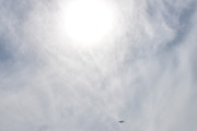 Morten 20 juni 2025 - KLM Royal Dutch Airlines over Høyenhall, mens dem passerer solen så kan vi se om vi finner noen bilder i juni. Den 26 juni 2018 og 1 juni 2020 og i juni 2022 så jeg mange, vi stopper der