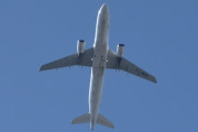 Morten 21 juni 2025 - F-GKXS over Høyenhall, klokken er 12.12 og det er Air France som kommer med sin Airbus A320-214 fra 2009 og heter Saint-Laurent-du-Maroni. Den tok jeg bilde av 4 oktober 2023 og 18 mai 2025