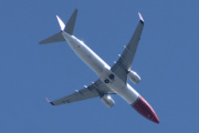 Morten 21 juni 2025 - LN-NIL over Høyenhall, klokken er 12.15 og det er Norwegian Air Shuttle AOC som kommer med sin Boeing 737-8KN som er fra 2010 og som heter Henrik Wergeland. Den tok jeg bilde av i går