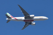 Morten 25 juni 2025 - A6-EFW over Høyenhall, men her ser vi dem. Det er Emirates SkyCargo som kommer med sin Boeing 777F fra november 2024. Den har jeg ikke registrert før og har denne serien nå. A6-EFI, A6-EFJ, A6-EFL, A6-EFM, A6-EFN, A6-EFU, og A6-EFW