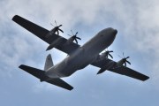 Morten 26 juni 2025 - Super Hercules 5699 besøker Høyenhall, jeg har 11 registrerte bilder av denne damen her, men ikke i juni. Så nærme har ikke en Super Hercules vært før, det luktet etterpå akkurat som når jeg starter gamlebilen i garasjen