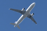 Morten 27 juni 2025 - F-HBNJ over Høyenhall, klokken er 11.59 og det er Air France som kommer med sin Airbus A320-200 fra 2011. Den har jeg ikke registrert før, men jeg har et bilde fra 2 juni 2023, kanskje det er deg?