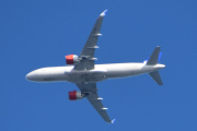 Morten 17 mai 2025 - EI-SIE over Høyenhall, klokken er 18.27 og det er SAS Connect som kommer med sin Airbus A320-251N fra februar 2018 og heter Gorm Viking. Den så jeg før i dag klokken 12.32, så dem må ha korte turer