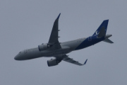 Morten 13 mai 2025 - SE-RZE over Høyenhall, det er SAS Scandinavian Airlines som kommer med sin Airbus A320-251N fra juli 2024 som heter Ebbe Viking. Jeg har 6 bilder av den nå, men det vil nok bli flere