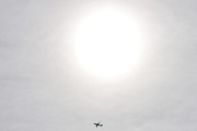 Morten 14 mai 2025 - EI-EIB over Høyenhall, klokken er 13.49 og jeg tror det er ITA Airways som kommer med sin Airbus A320-216 fra 2010. Her fikk vi dem med solen