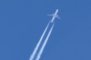 Morten 15 mai 2025 - Jetfly over Høyenhall, klokken er 11.48 og jeg fikk ikke muligheten til og få dem i samme bilde. Jeg så et jetfly den 15 mai 2018 og 15 mai 2024 også