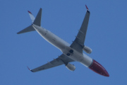 Morten 16 mai 2025 - SE-RRE over Høyenhall, klokken er 18.51 og det er Norwegian Air Sweden AOC som kommer med sin Boeing 737-8JP fra 2010 og heter Ludvig Holberg. Den så jeg 2 og 26  mai 2023 og har 9 bilder av den nå