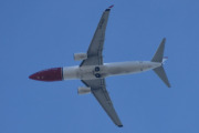 Morten 18 mai 2025 - LN-NGZ over Høyenhall, klokken er 15.06 og det er Norwegian Air Shuttle AOC som kommer med sin Boeing 737-8JP fra 2014. Den har jeg sett 3 ganger allerede i mai, men det er en dato som er spesiell - 31 mai 2024 :-)