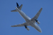 Morten 21 mai 2025 - OO-SSY over Høyenhall, klokken er 17.01 og det er Brussels Airlines som kommer med sin Airbus A319-112 fra 2005 og er malt i Star Alliance farger. Den har jeg kun sett 16 mai 2025
