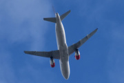 Morten 21 mai 2025 - OY-KAR over Høyenhall, klokken er 13.56 og SAS Scandinavian Airlines kommer med sin Airbus A320-232 fra 2007 og heter Vermund Viking. Den så jeg 16 mai 2023 og 19 mai 2024 også