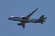 Morten 29 mai 2025 - YL-ABF over Høyenhall, klokken er 11.41 og jeg tror det er airBaltic som kommer med sin Airbus A220-300 fra september 2021. Den er ikke registrert, men jeg tok et bilde 3 oktober 2024. Jeg er fargeblind, det må være solen